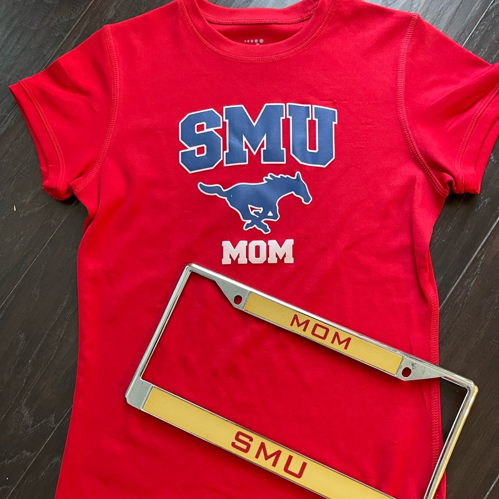 SMU - Southern Methodist University Mom’s Small t-shirt & License Plate holder